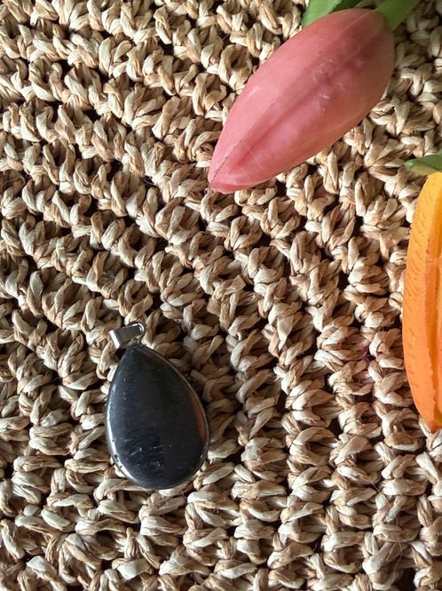 Hovedbilde Anheng dråpe, hematitt. 8x20 mm