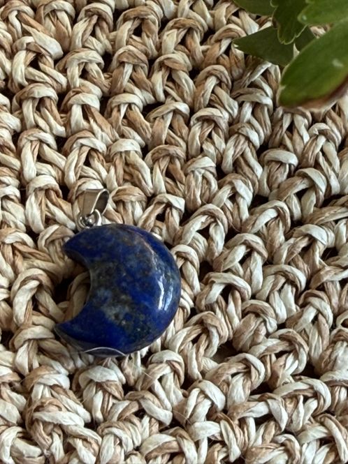 Hovedbilde Anheng måne, lapis lazuli