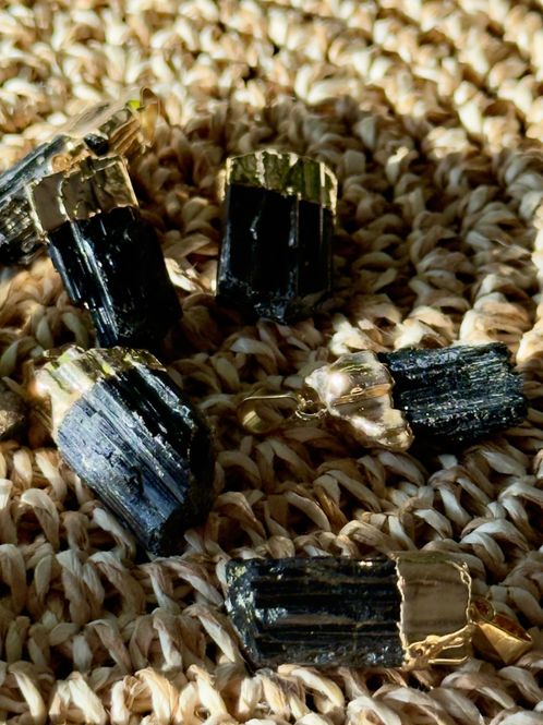 Hovedbilde Sort turmalin, anheng gullfarget