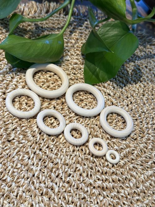 Hovedbilde Holder i tre til kuler og egg