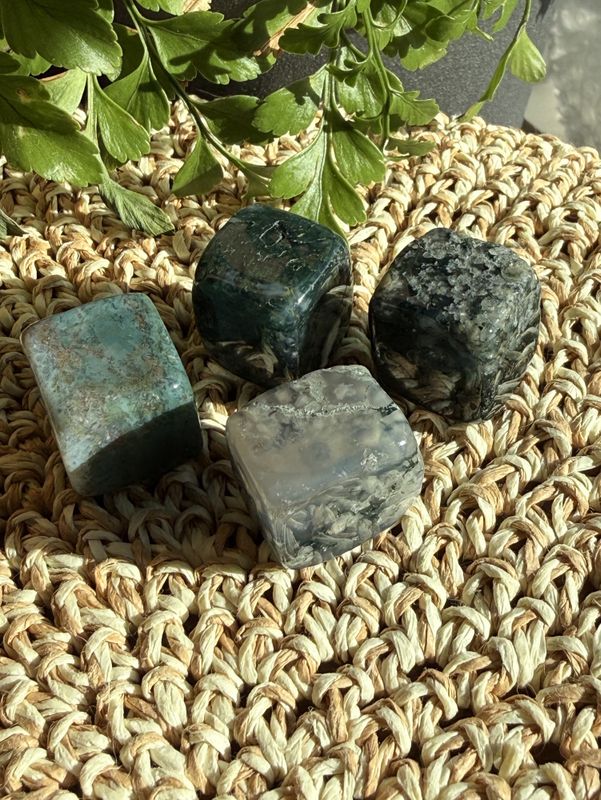 Moseagat kube, ca 2 cm